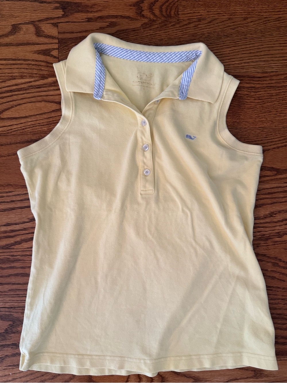 Medium vineyard vines top
